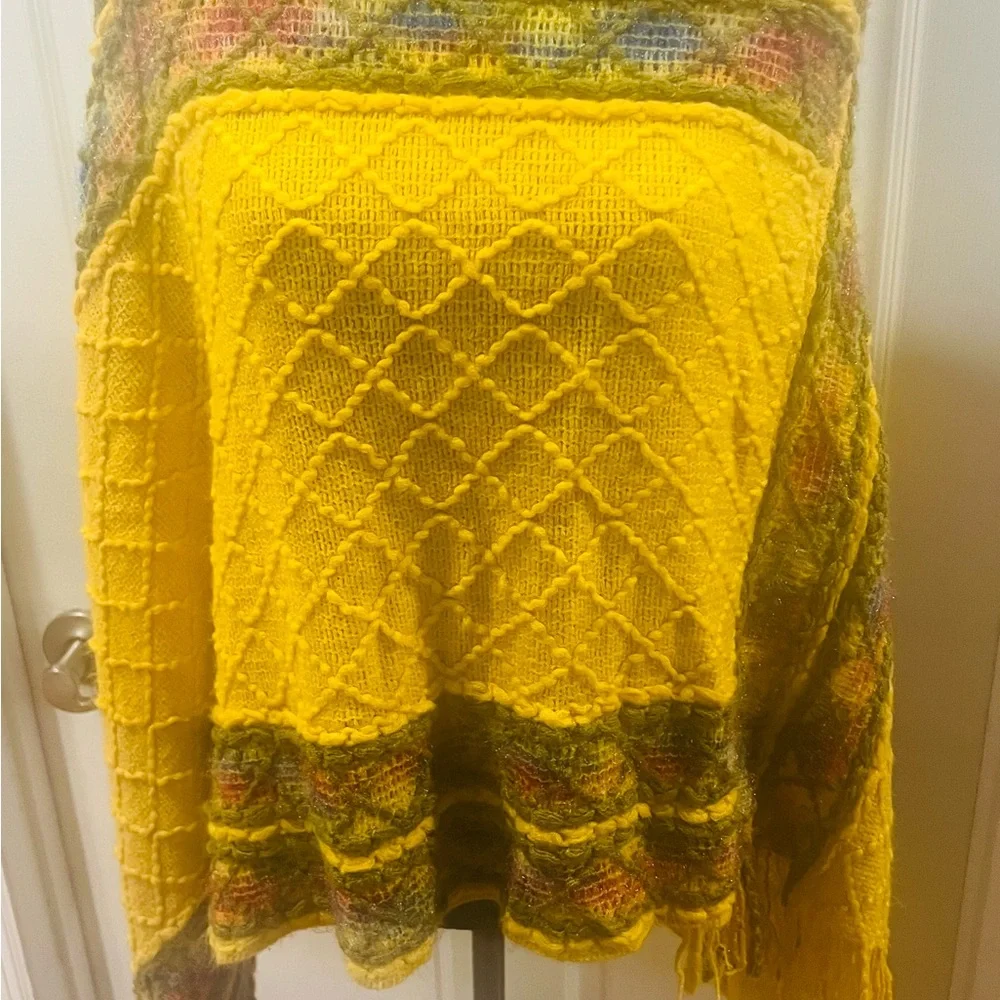 Yellow Boho Knit Poncho Lightweight Spring Layer Beach Wrap OS - Picture 13 of 15